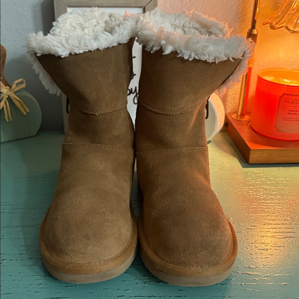Cozy Brown Suede Boots with White Fur Lining SZ 6 box 124